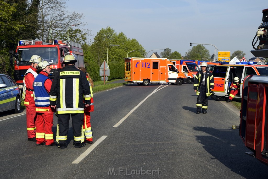 Schwerer VU LKW Zug Bergheim Kenten Koelnerstr P030.JPG - Miklos Laubert